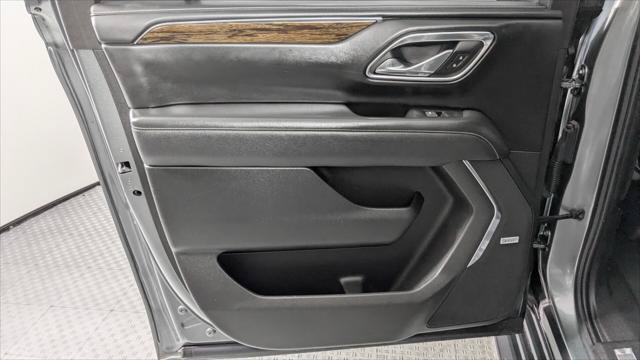 Used 2023 Chevrolet Suburban Premier AWD/4WD image 16