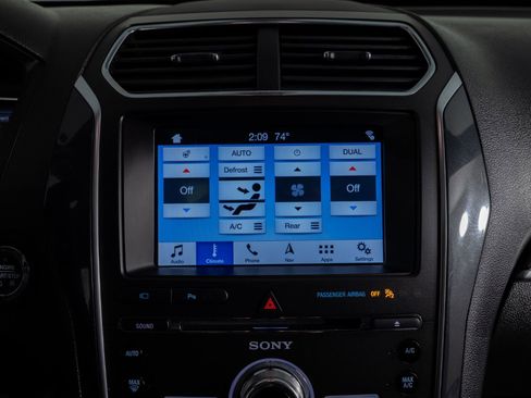 Used 2018 Ford Explorer Sport w/ Equipment Group 401A AWD/4WD image 37