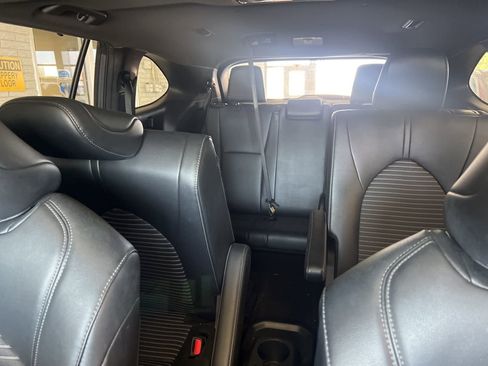 Used 2024 Toyota Highlander XSE image 12