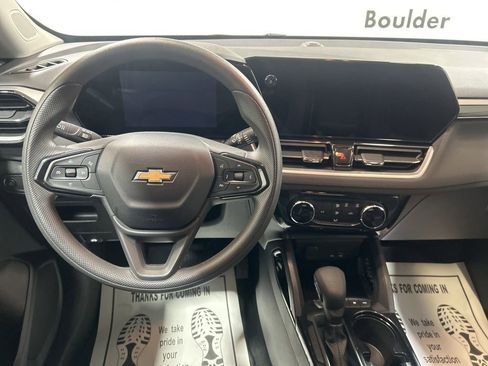 Used 2025 Chevrolet TrailBlazer LT w/ Driver Confidence Package image 23