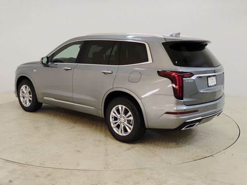 New 2025 Cadillac XT6 Luxury image 3