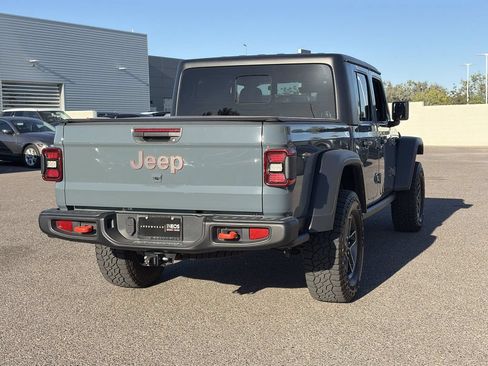 Used 2024 Jeep Gladiator Mojave w/ Technology Group AWD/4WD image 8