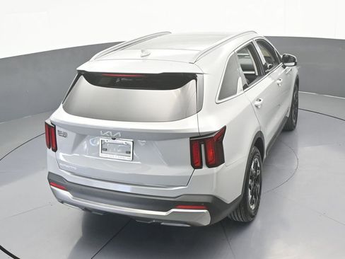 Used 2025 Kia Sorento S w/ Panoramic Sunroof Package image 14