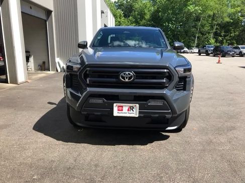Used 2025 Toyota Tacoma SR5 AWD/4WD image 1