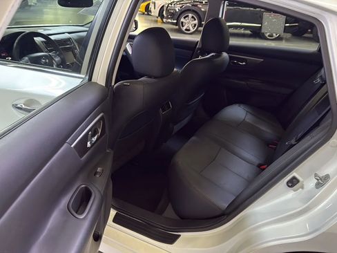 Used 2014 Nissan Altima 3.5 SL w/ Technology Package image 22