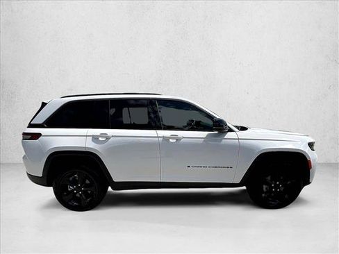 Used 2026 Jeep Grand Cherokee Limited w/ Limited Altitude Package RWD image 5