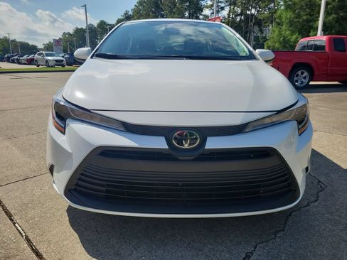 Certified 2026 Toyota Corolla LE w/ LE Premium Package FWD image 4