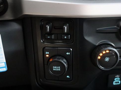 Used 2024 Ford F350 XLT w/ 360-Degree Camera Package image 28