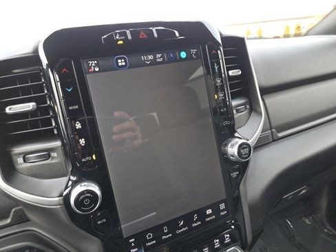 Used 2024 RAM 2500 Big Horn w/ Safety Group image 32