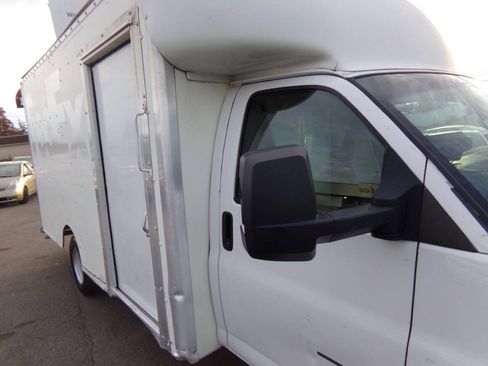 Used 2018 Chevrolet Express 3500 w/ Power Convenience Package RWD image 38