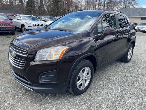 Used 2015 Chevrolet Trax LT w/ LT Plus Package AWD/4WD image 1