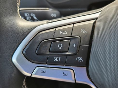 Used 2023 Volkswagen Tiguan SE image 25