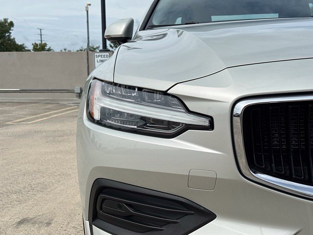 Used 2020 Volvo S60 T5 Momentum FWD image 11