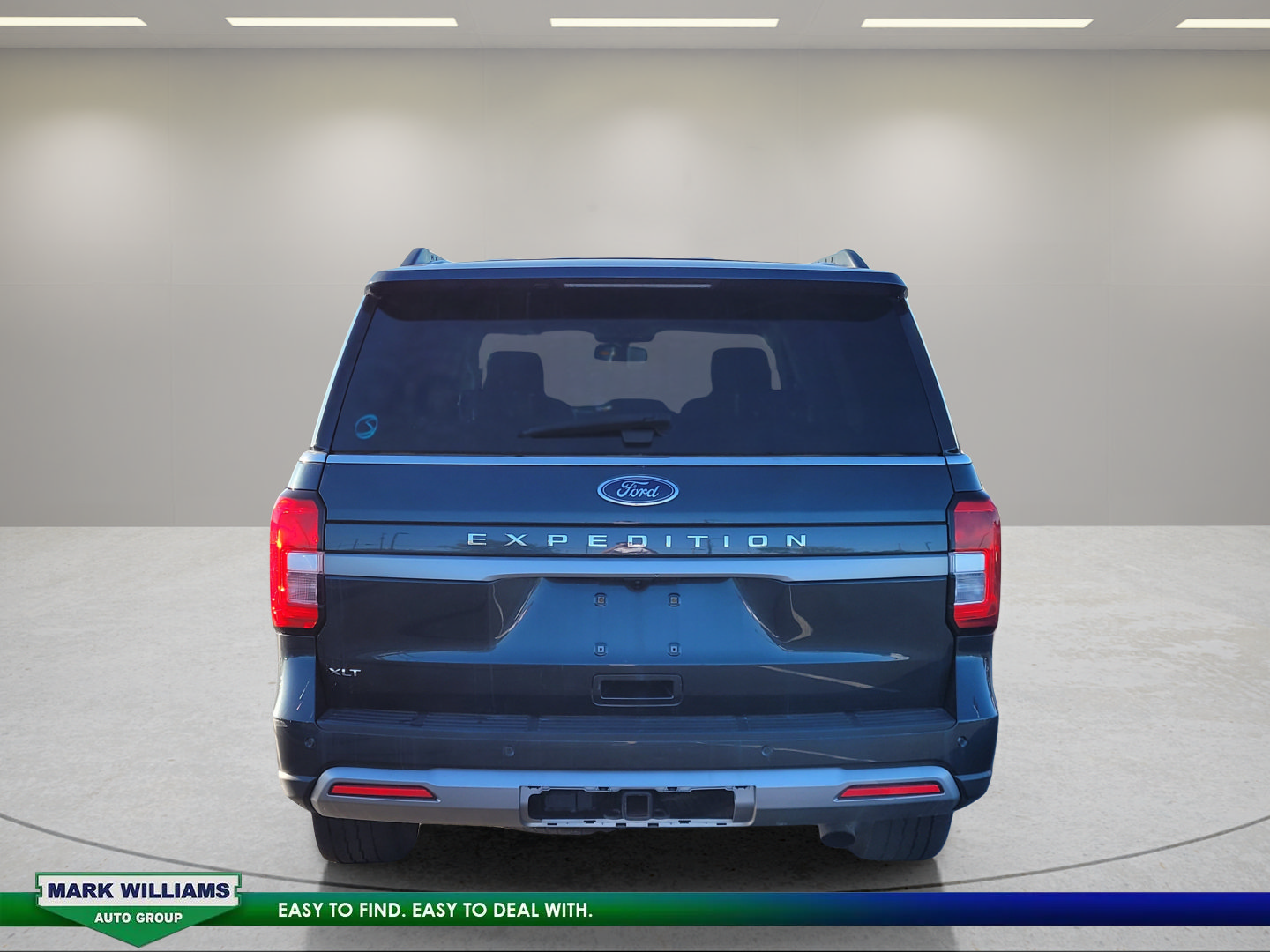 Used 2024 Ford Expedition XLT AWD/4WD image 5