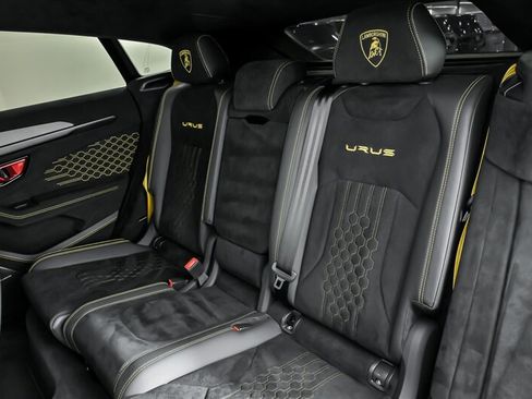 Used 2023 Lamborghini Urus Performante AWD/4WD image 24