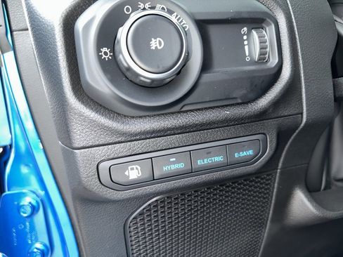 Used 2024 Jeep Wrangler Unlimited w/ Convenience Group image 31