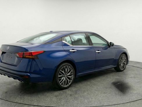 Used 2025 Nissan Altima 2.5 SV image 7