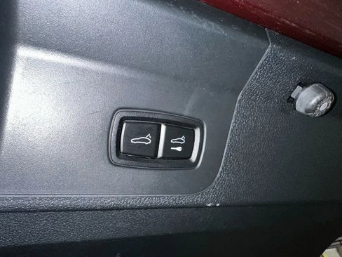 Used 2018 Porsche Panamera 4 image 40