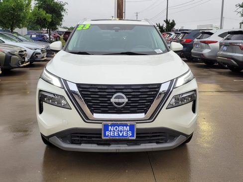 Used 2023 Nissan Rogue SV w/ SV Premium B Package image 2
