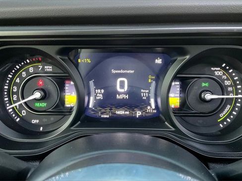 Used 2024 Jeep Wrangler High Altitude image 22