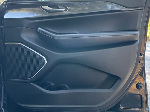 Used 2022 Jeep Grand Cherokee Laredo w/ Luxury Tech Group I image 19