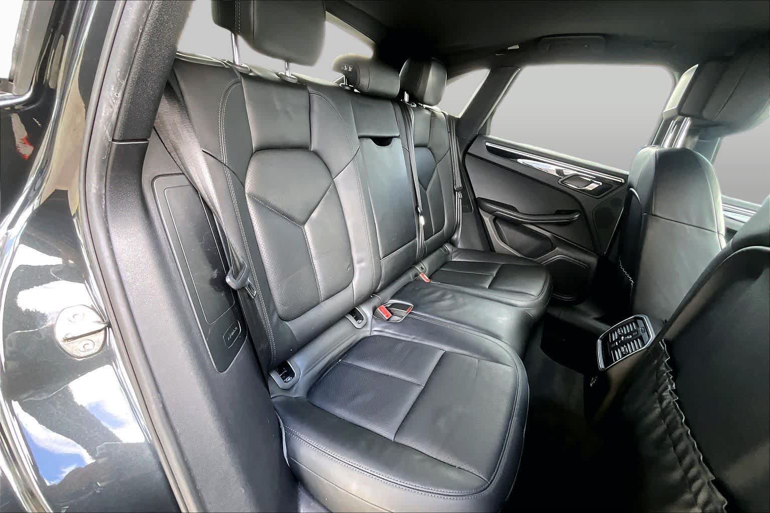 Used 2017 Porsche Macan AWD/4WD image 18