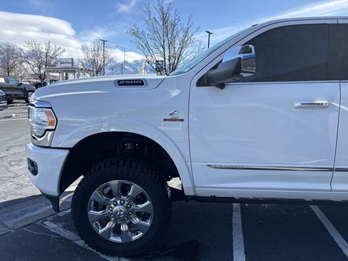 Used 2022 RAM 2500 Limited image 10