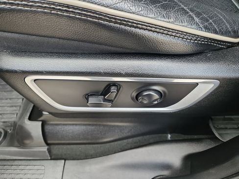 Used 2024 RAM 1500 Laramie AWD/4WD image 17
