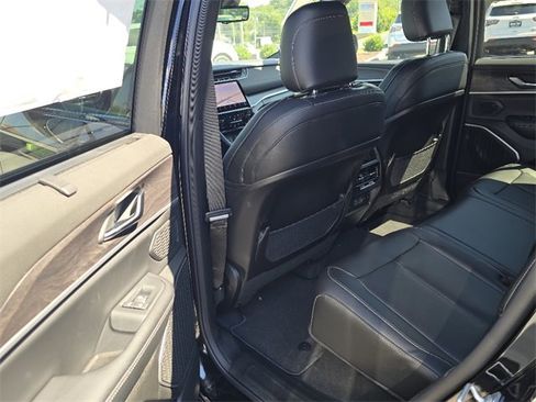 New 2025 Jeep Grand Cherokee Limited w/ Luxury Tech Group II image 5