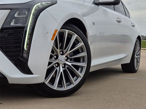 Used 2025 Cadillac CT5 Premium Luxury RWD image 8