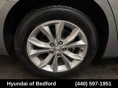 Used 2025 Chevrolet Malibu LT FWD image 24