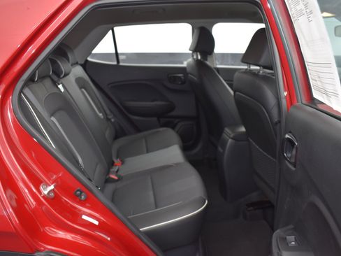 Used 2022 Hyundai Venue Limited image 10