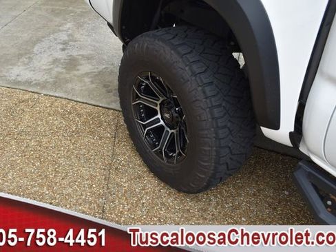 Used 2021 Toyota Tacoma TRD Off-Road image 13