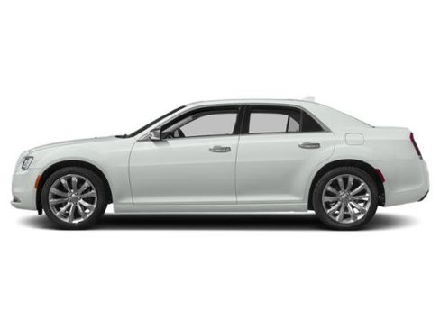 Used 2015 Chrysler 300 C w/ Light Group RWD image 6