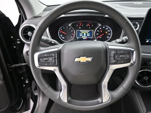 Used 2025 Chevrolet Blazer LT FWD image 13