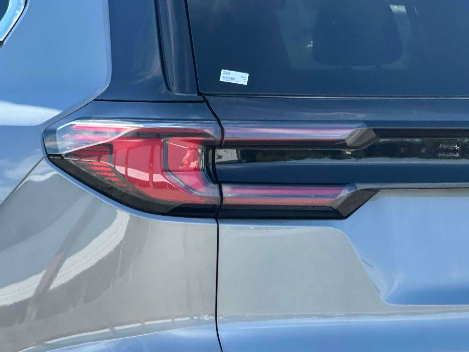 Used 2025 GMC Acadia Elevation AWD/4WD image 9
