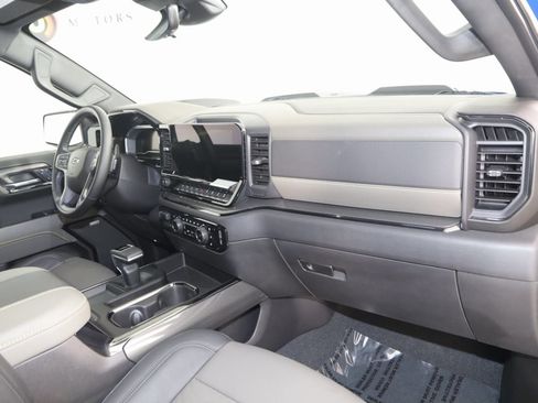 Used 2023 Chevrolet Silverado 1500 ZR2 w/ Technology Package image 42