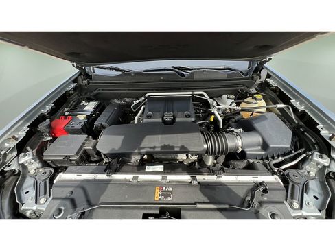 Used 2023 Chevrolet Colorado Z71 w/ Z71 Convenience Package 2 image 33