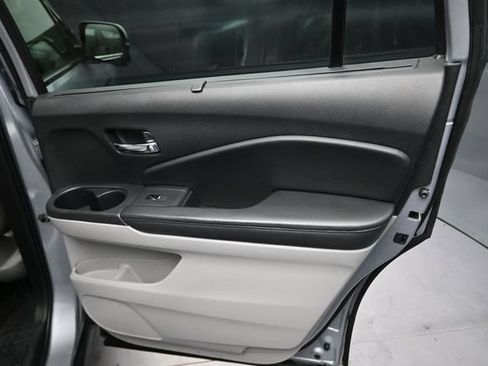 Used 2017 Honda Pilot Touring image 20
