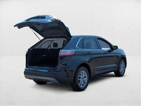Used 2024 Ford Edge SEL image 5
