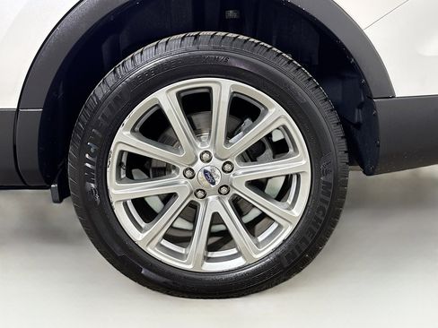Used 2016 Ford Explorer Limited w/ Equipment Group 301A AWD/4WD image 30