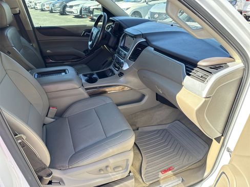 Used 2017 GMC Yukon SLT image 38