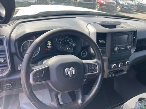Used 2024 RAM 2500 Tradesman w/ Chrome Appearance Group AWD/4WD image 17
