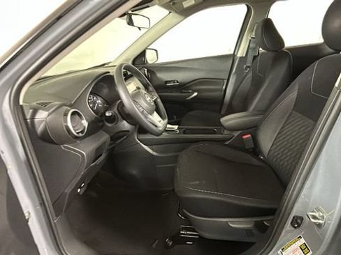 Used 2023 Nissan Kicks SV FWD image 11