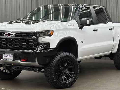 Used 2026 Chevrolet Silverado 1500 ZR2 image 1