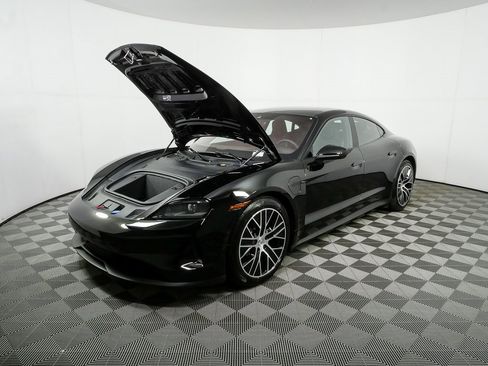 New 2026 Porsche Taycan image 35