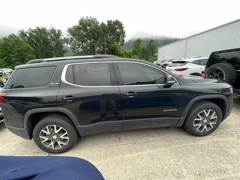Used 2024 GMC Terrain SLT AWD/4WD image 7