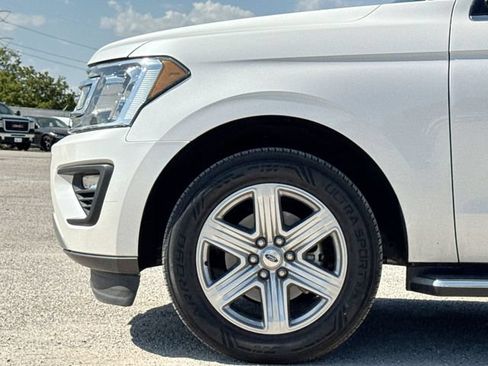 Used 2018 Ford Expedition XLT w/ Equipment Group 202A RWD image 10