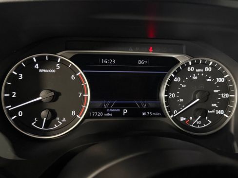 Used 2023 Nissan Rogue SL w/ SL Premium Package FWD image 14