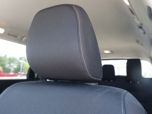 Used 2024 Nissan Pathfinder SV FWD image 28
